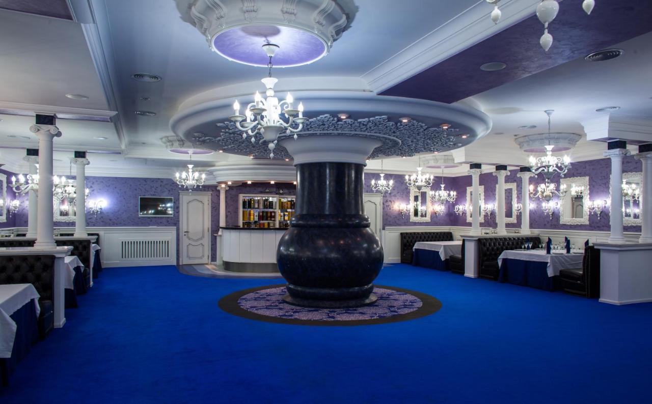 מלון Hotel Kyiv 4*