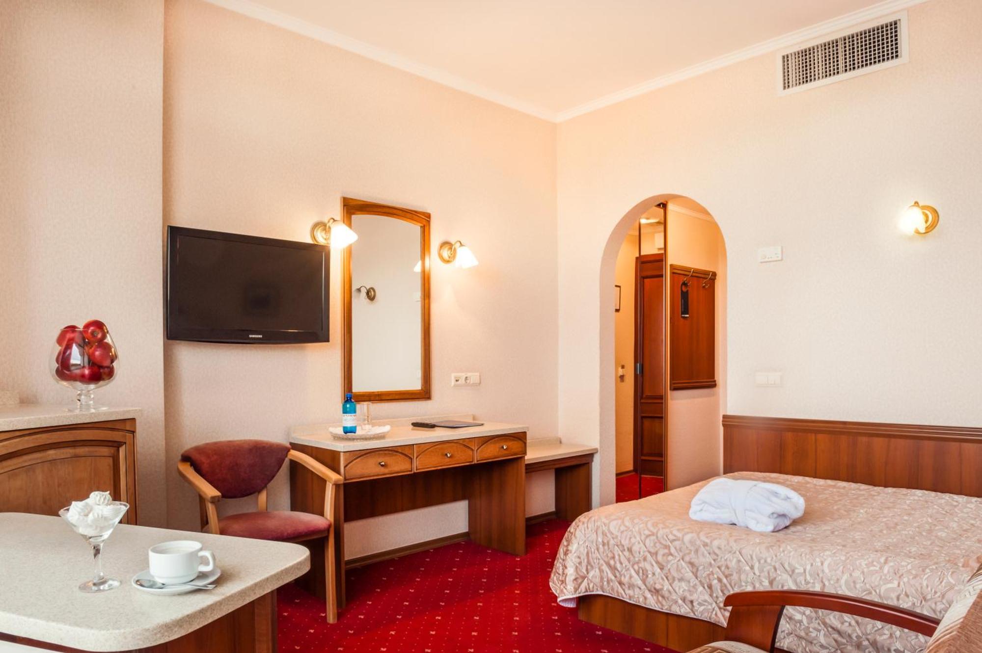 Hotel Kyiv 4* Kiew