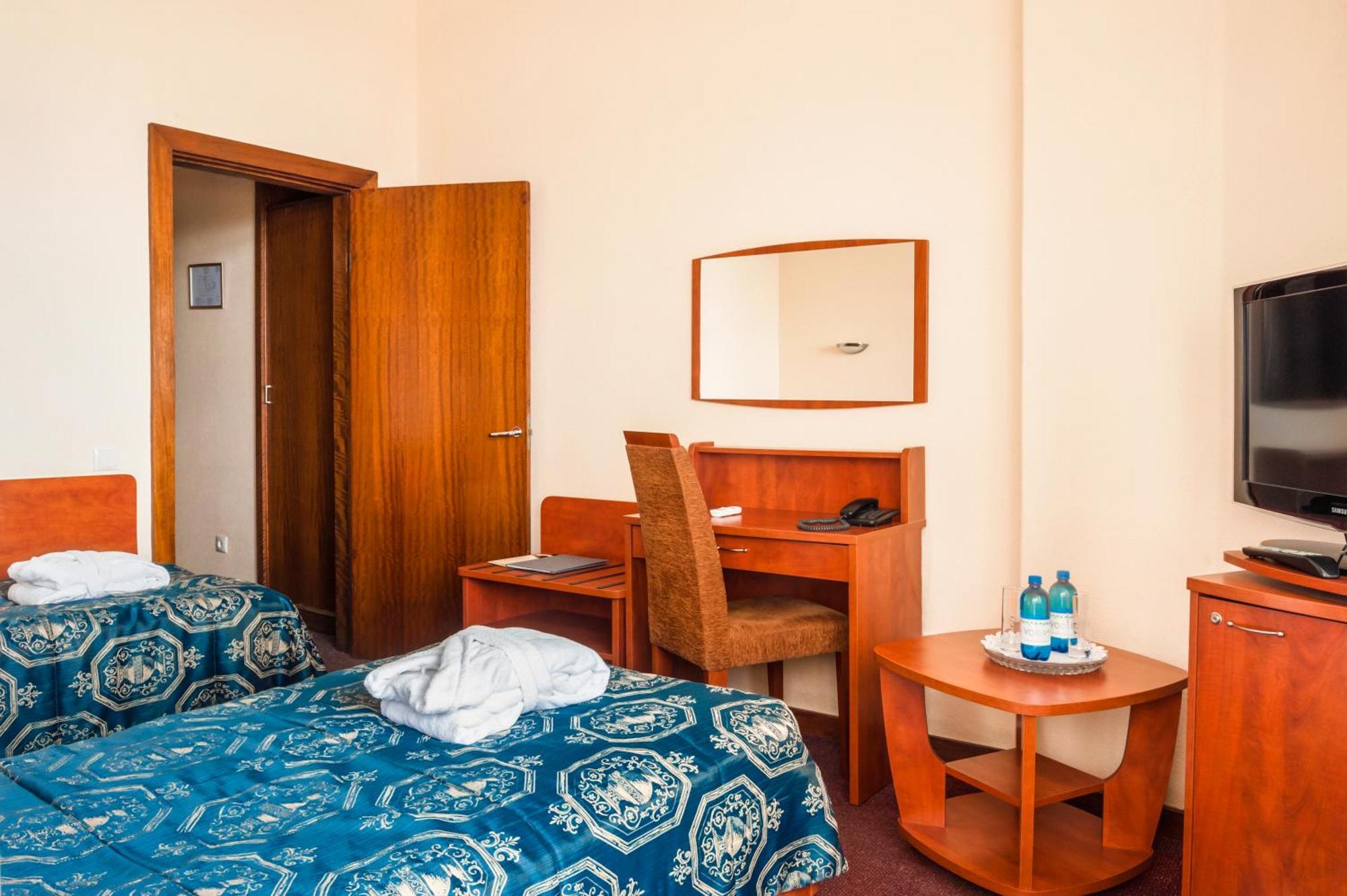 Hotel Kyiv מלון 4*