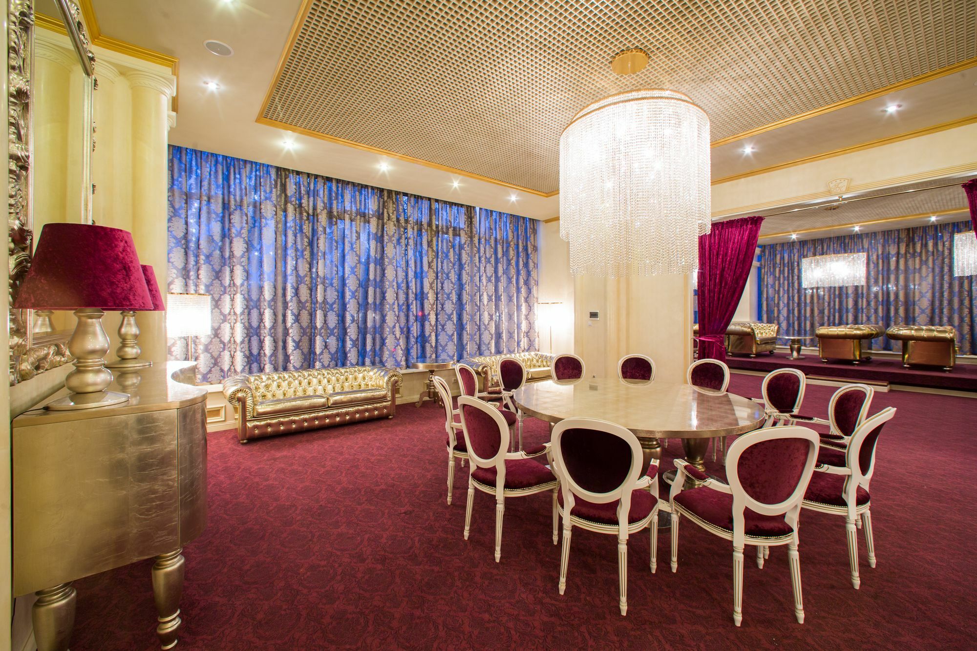 Hotel Kyiv קייב