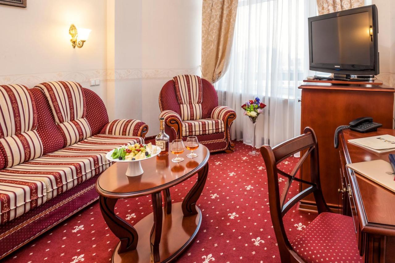 Hotel Kyiv מלון 4*